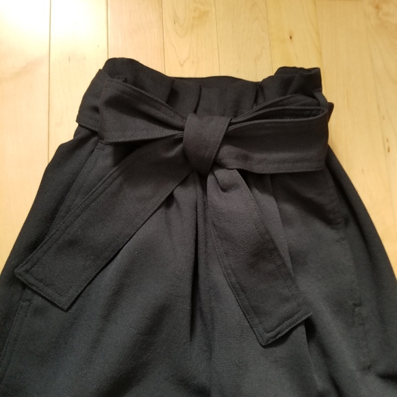 NWOT Wilfred black paperbag culottes - Picture 2 of 3